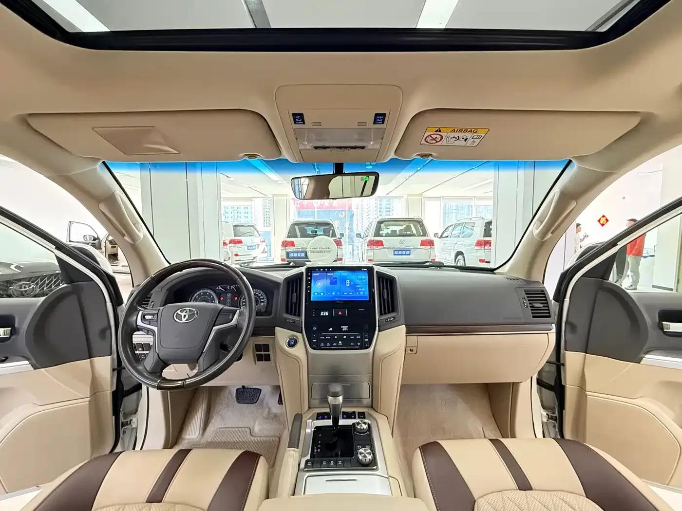 2020 Land Cruiser (Imported) 4.0L Middle East Edition — миниатюра 14