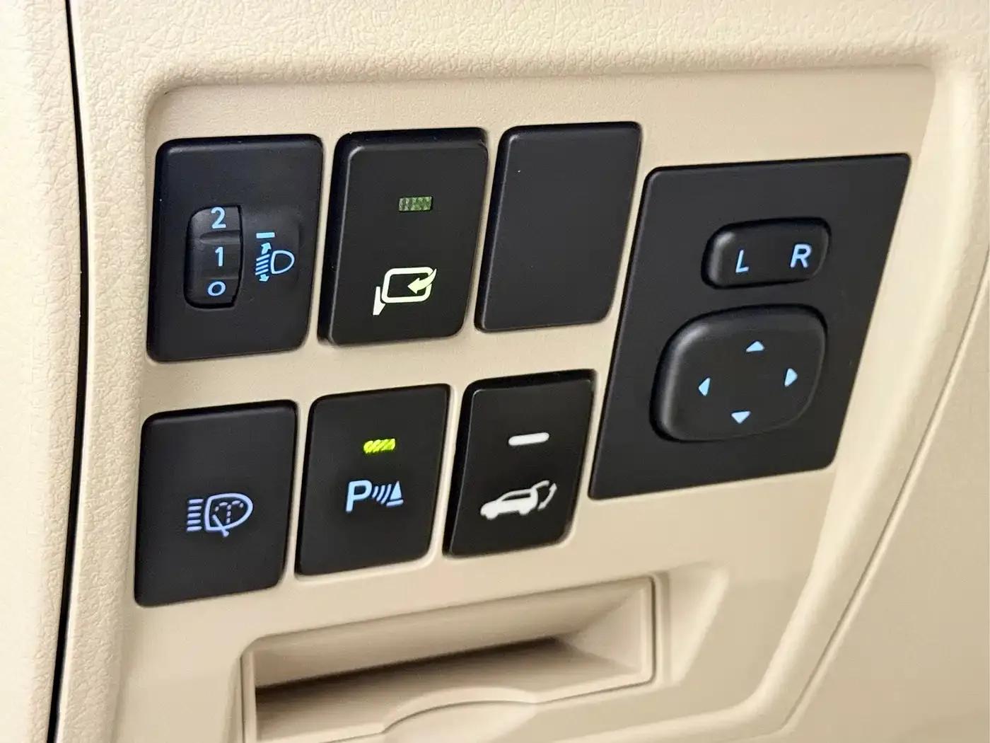 2020 Land Cruiser (Imported) 4.0L Middle East Edition — миниатюра 8