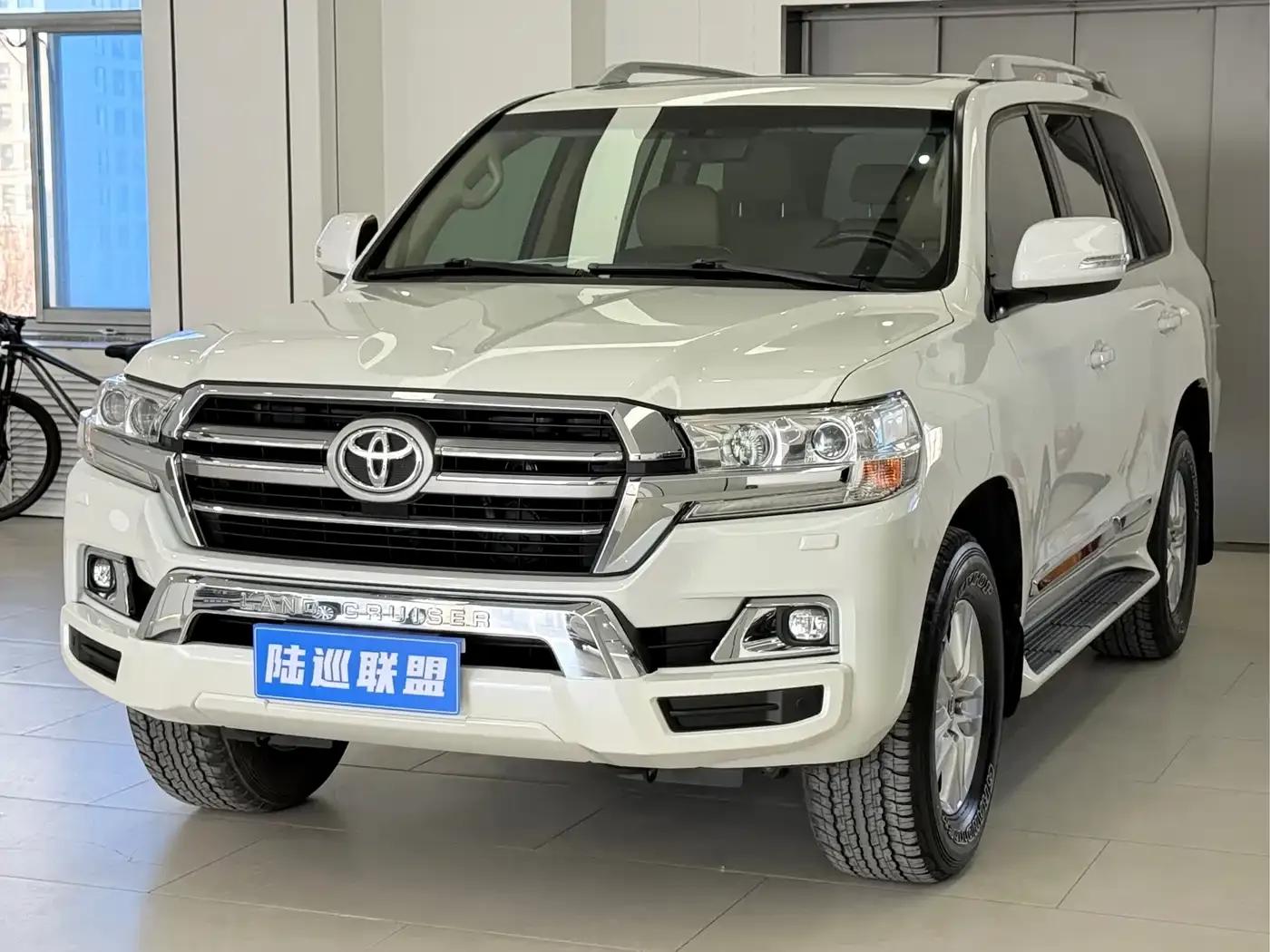 2020 Land Cruiser (Imported) 4.0L Automatic — миниатюра 1