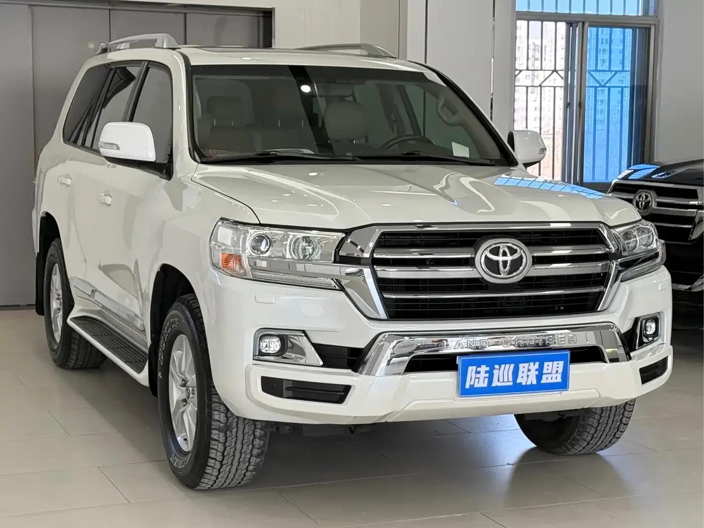 2020 Land Cruiser (Imported) 4.0L Automatic — миниатюра 2