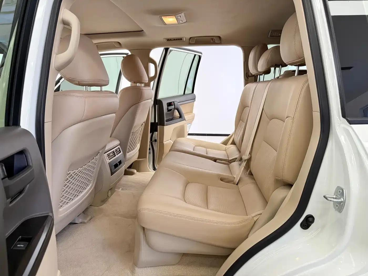 2020 Land Cruiser (Imported) 4.0L Automatic — миниатюра 13