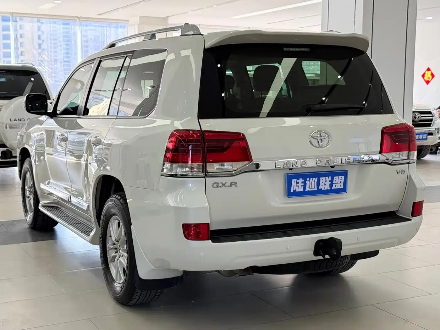 2020 Land Cruiser (Imported) 4.0L Automatic — миниатюра 16