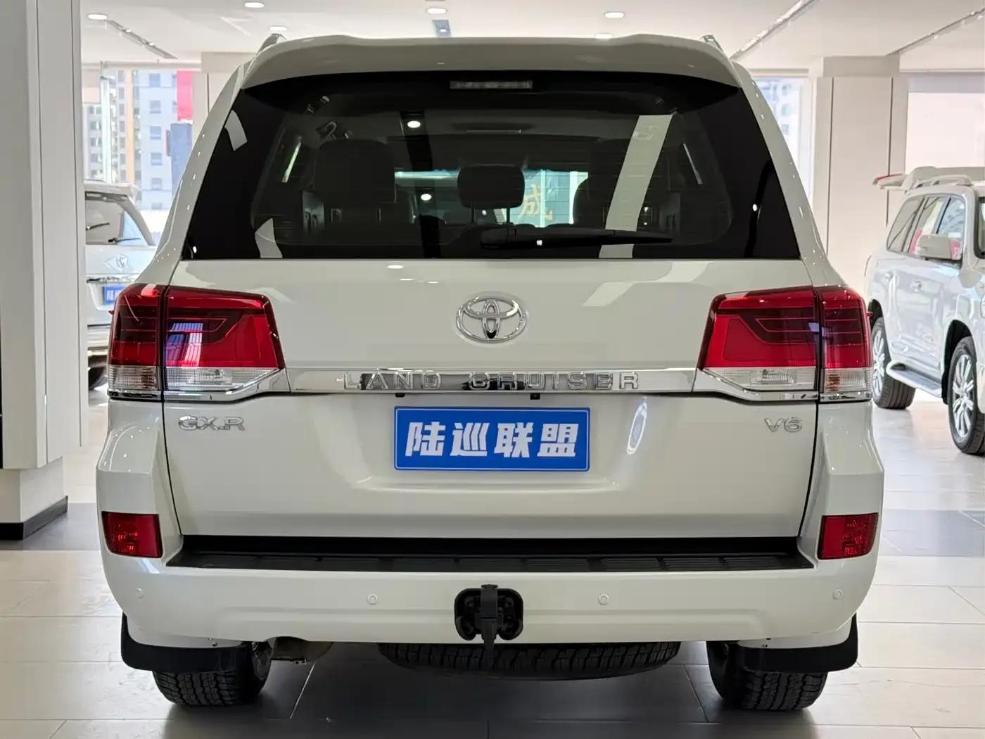 2020 Land Cruiser (Imported) 4.0L Automatic — миниатюра 18