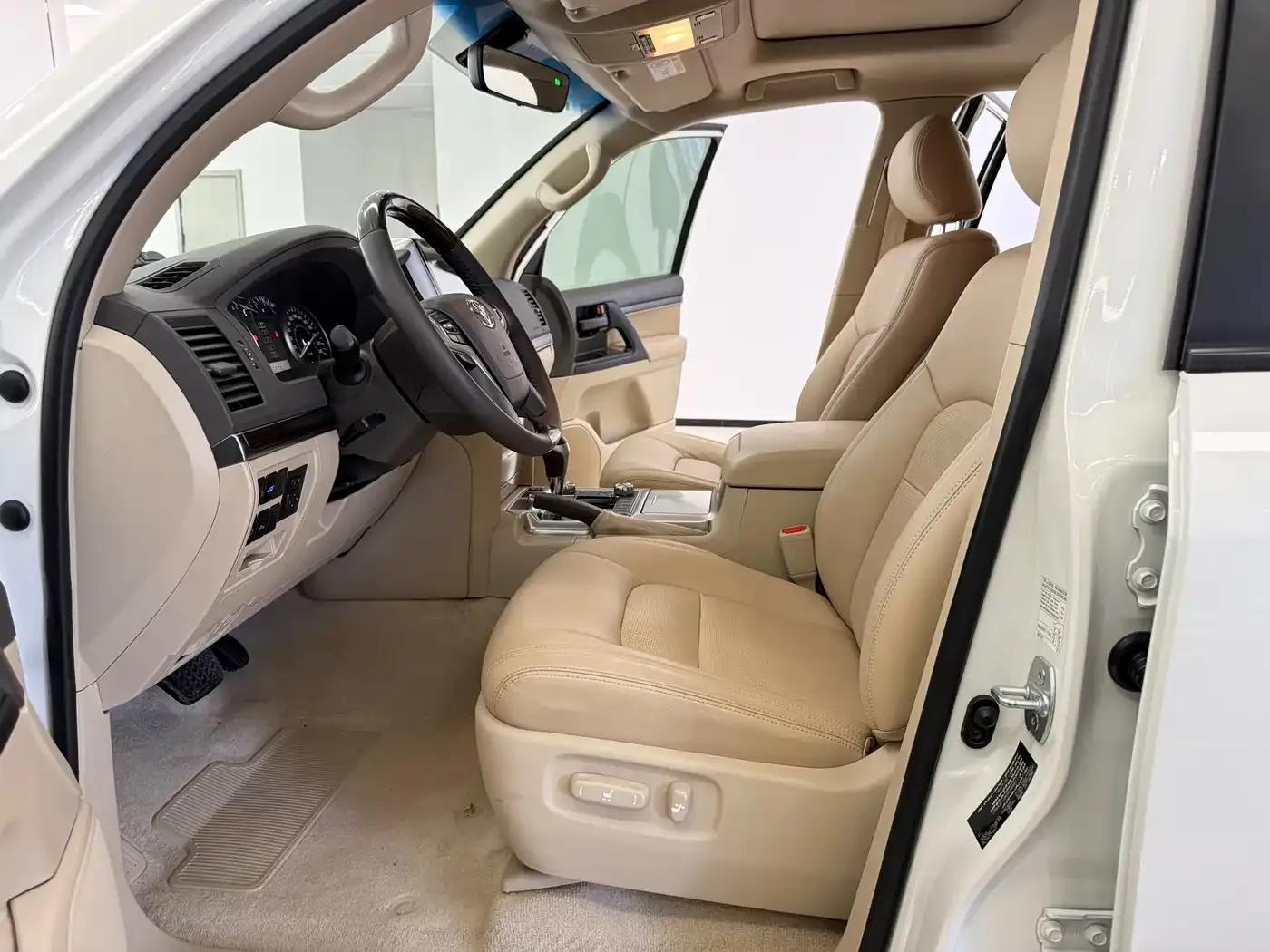 2020 Land Cruiser (Imported) 4.0L Automatic — миниатюра 4