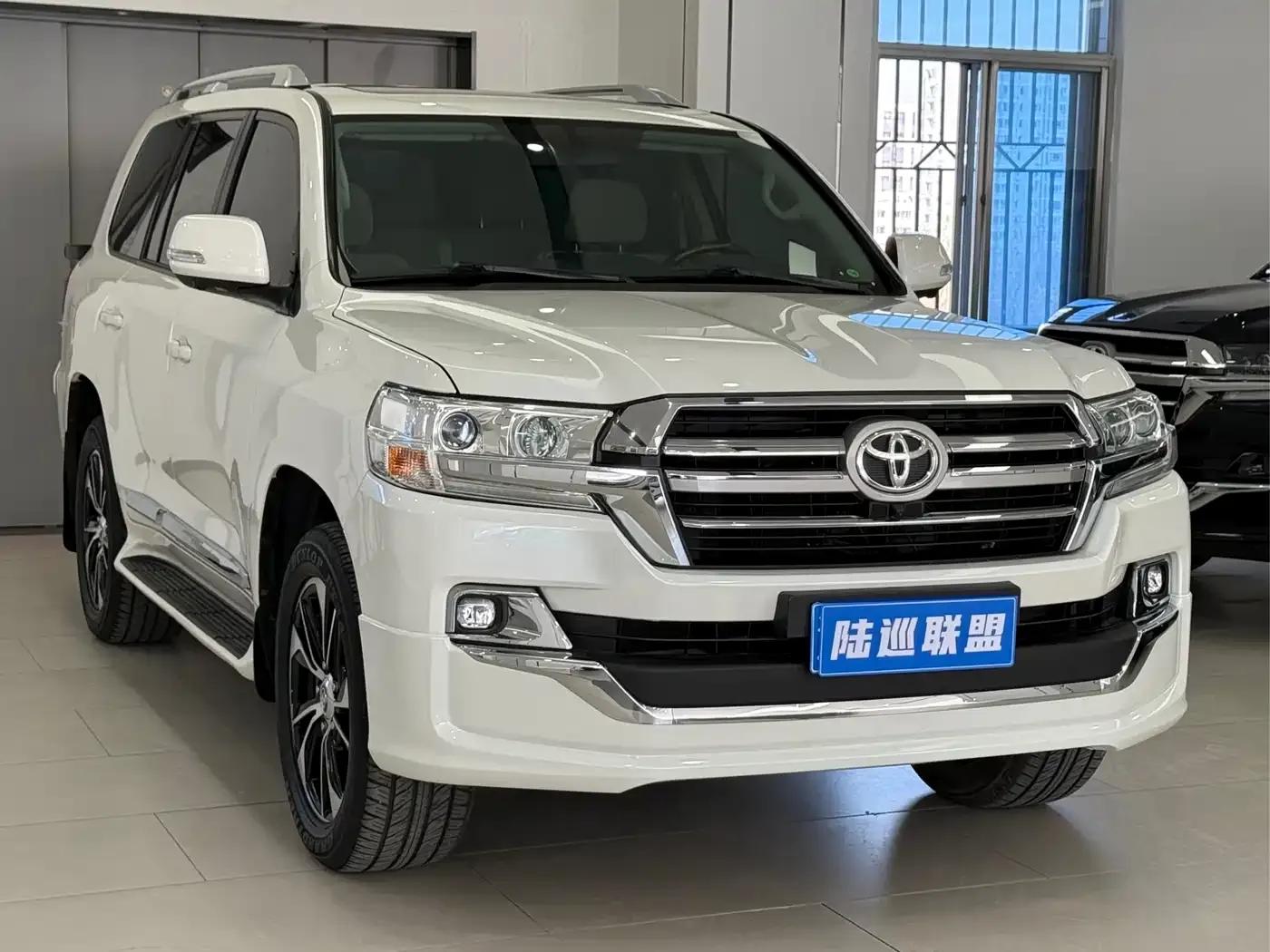 2019 Land Cruiser (Imported) 4.6L Middle East Edition — миниатюра 2