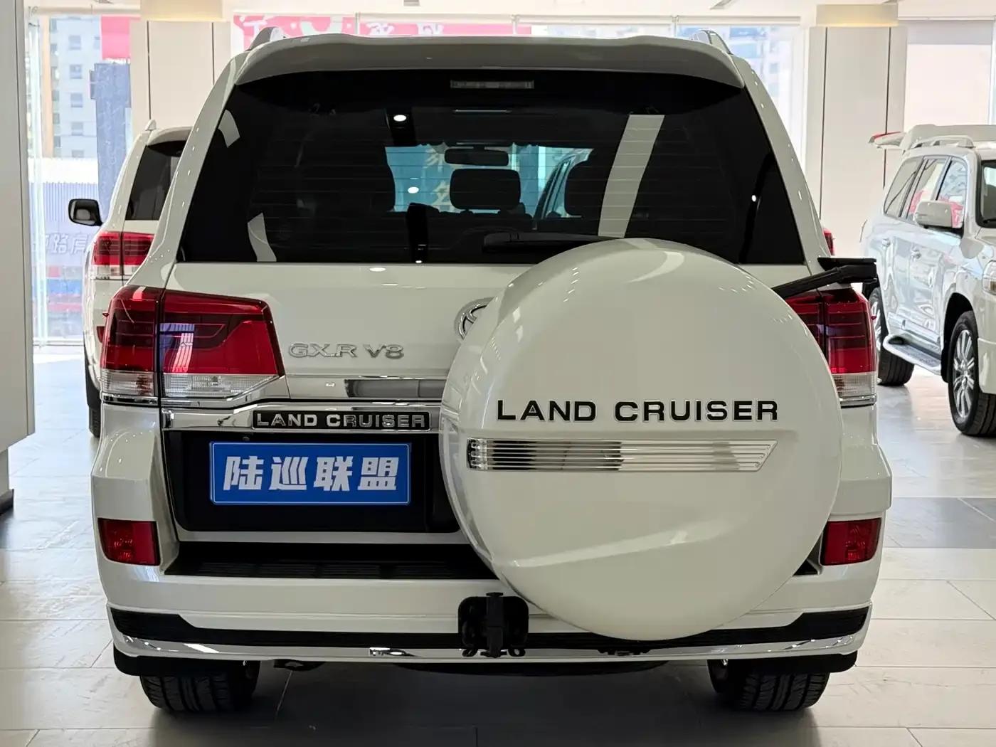2019 Land Cruiser (Imported) 4.6L Middle East Edition — миниатюра 19