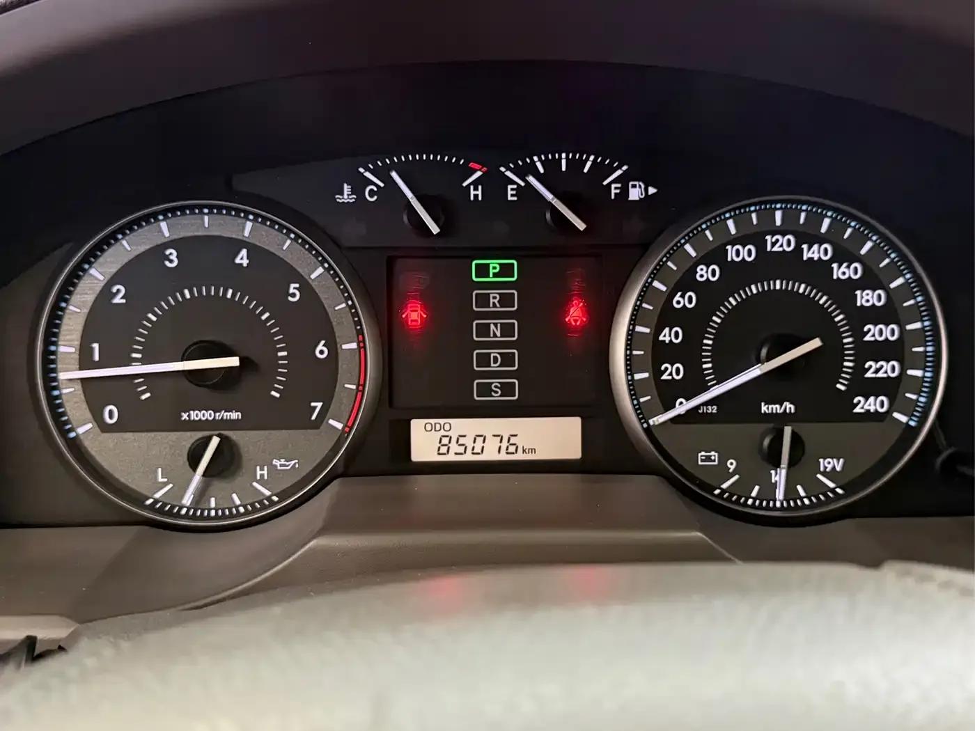 2019 Land Cruiser (Imported) 4.6L Middle East Edition — миниатюра 9