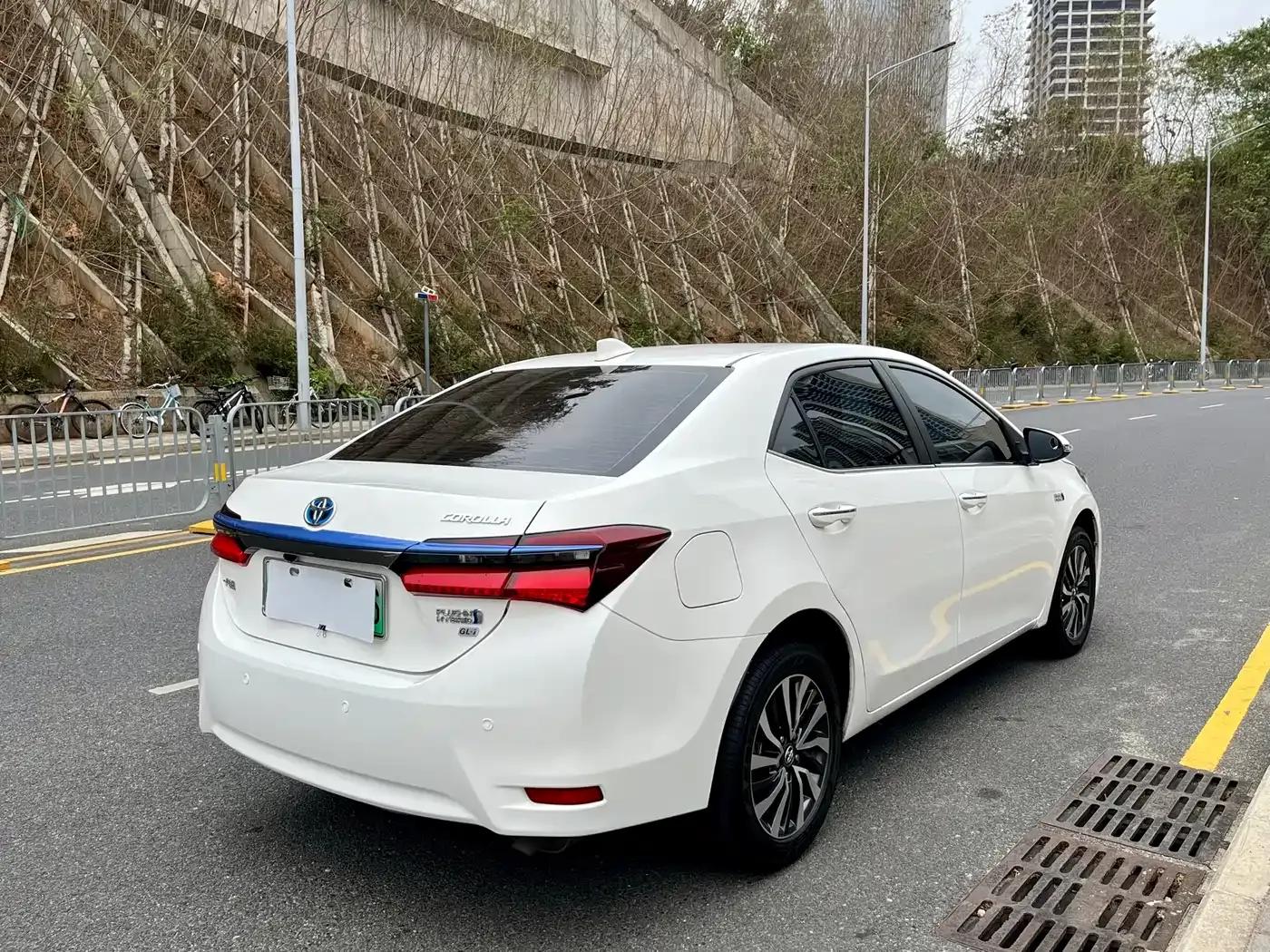 Corolla Hybrid E+ 2020 1.8L E-CVT Comfort Edition — миниатюра 12
