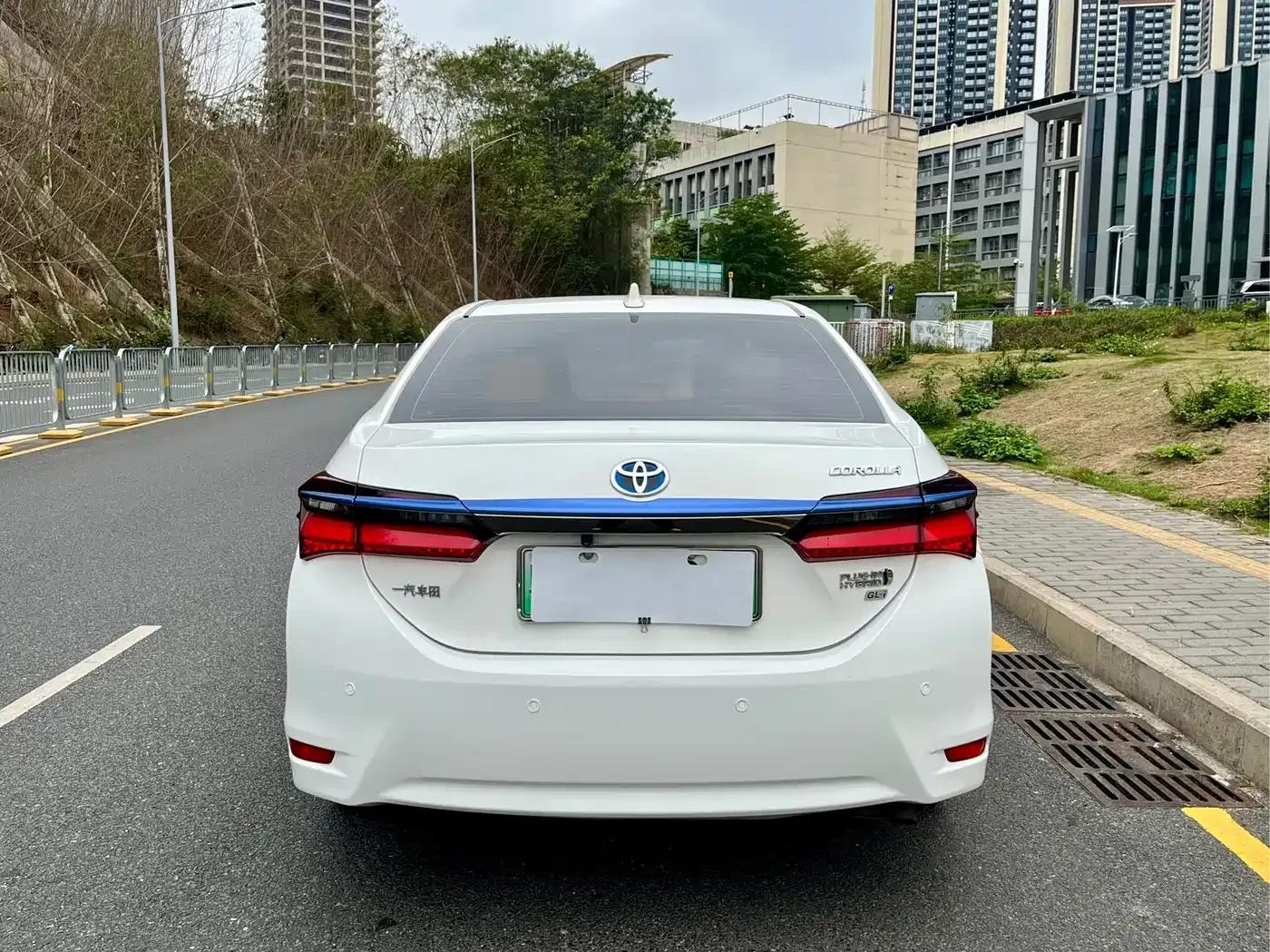 Corolla Hybrid E+ 2020 1.8L E-CVT Comfort Edition — миниатюра 13