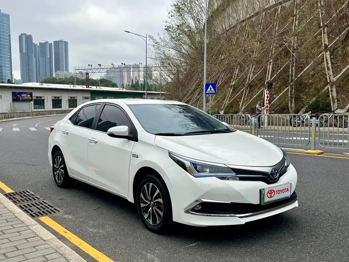 Corolla Hybrid E+ 2020 1.8L E-CVT Comfort Edition — миниатюра 3