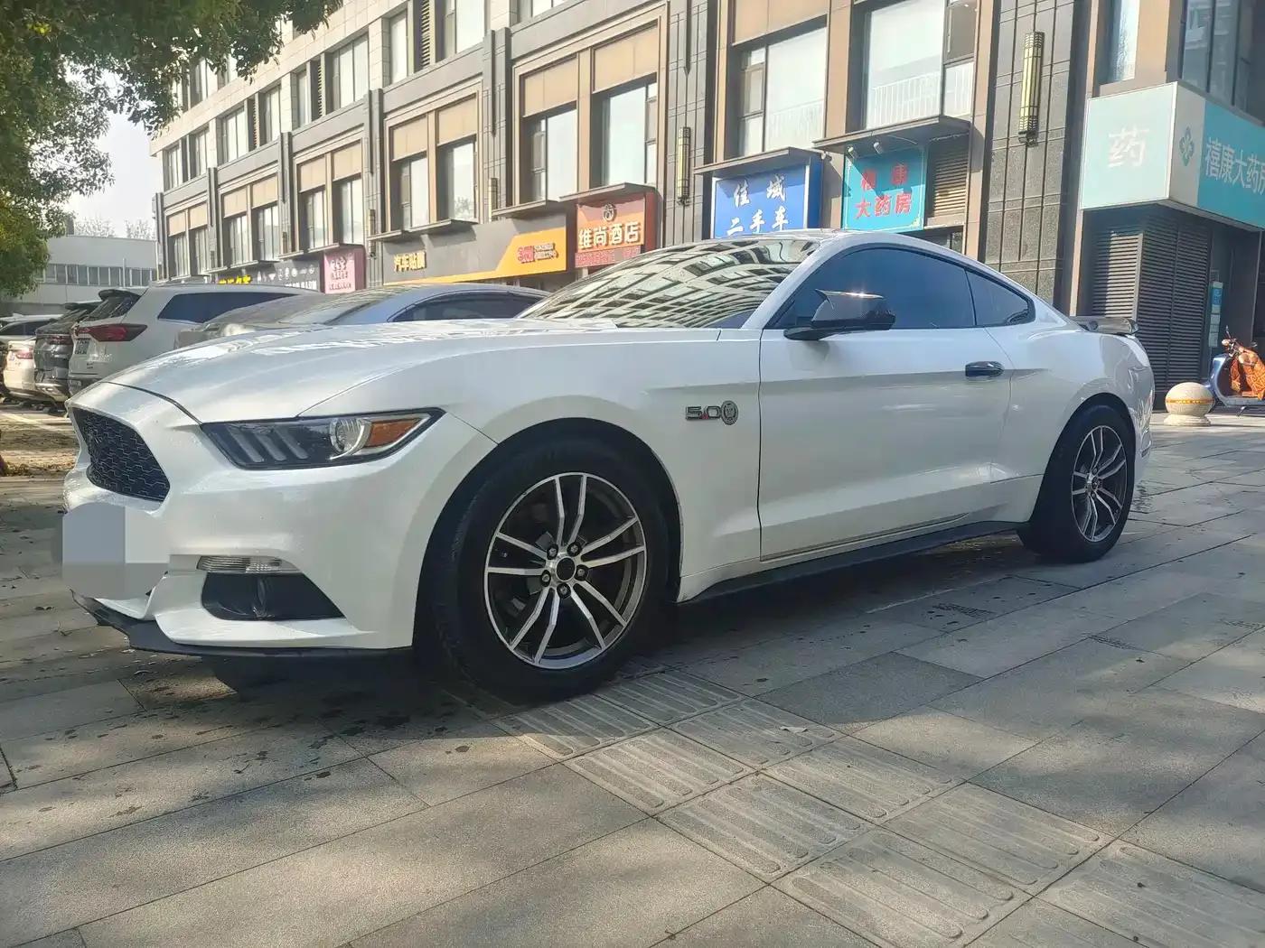 2017 Mustang 2.3T Performance Edition — миниатюра 1