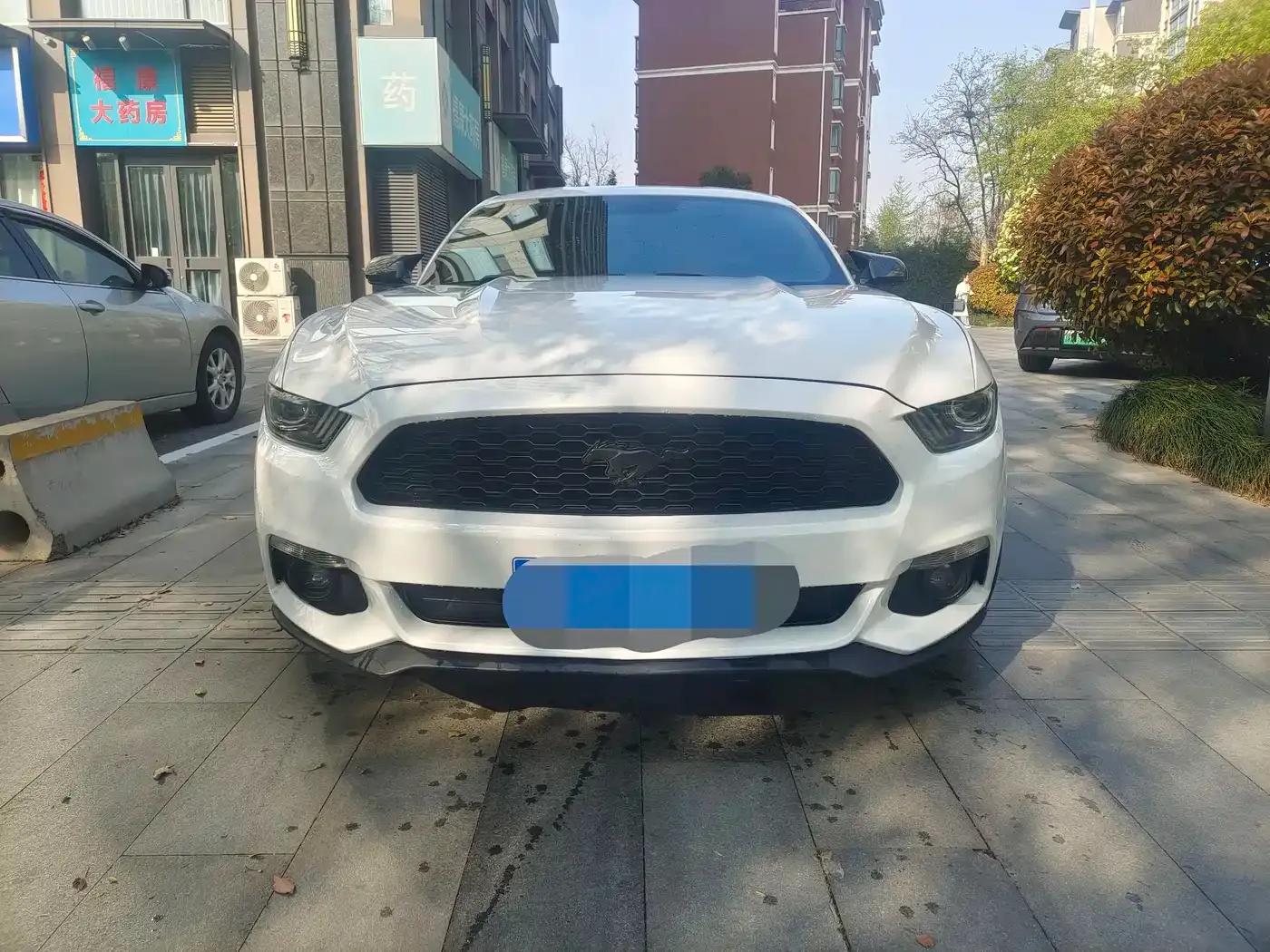 2017 Mustang 2.3T Performance Edition — миниатюра 3