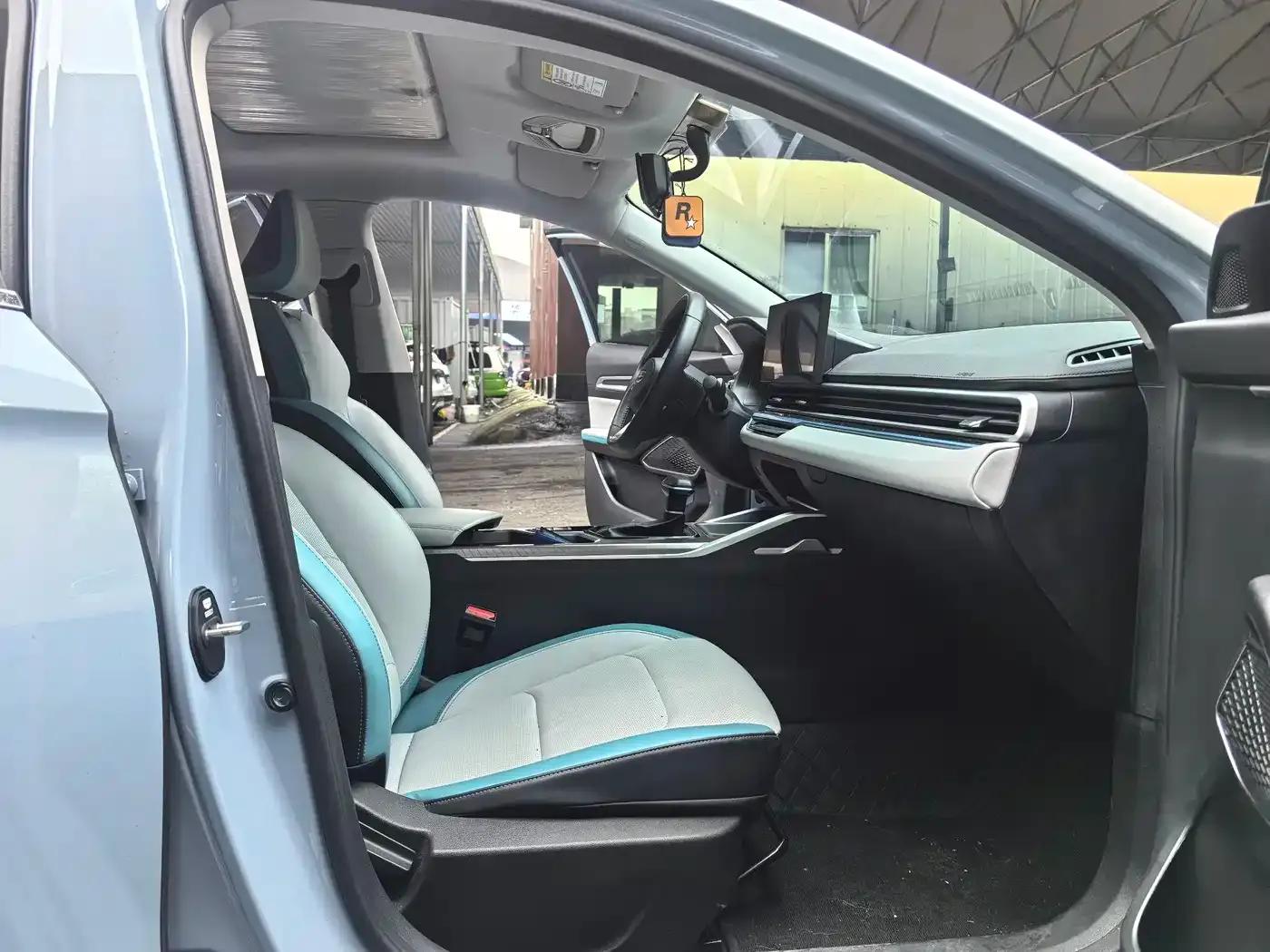 Geely Emgrand 2023 4th Generation Champion Edition 1.5L CVT Premium — миниатюра 11
