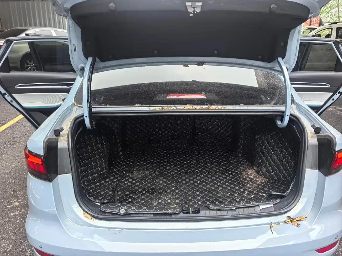 Geely Emgrand 2023 4th Generation Champion Edition 1.5L CVT Premium — миниатюра 13