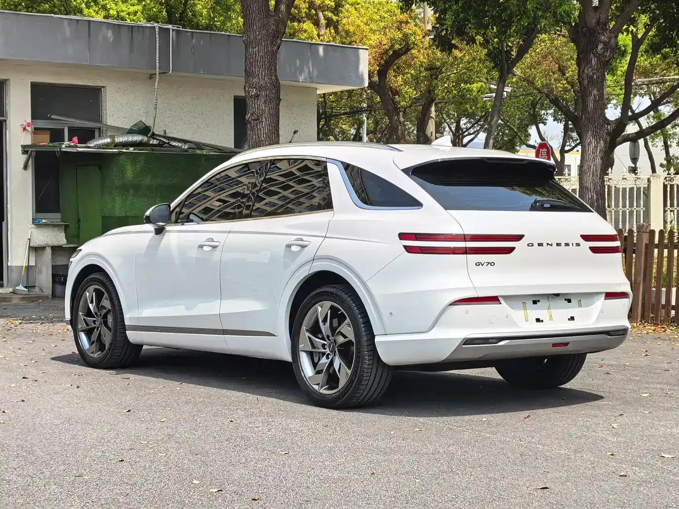 Genesis GV70 EV 2023 Model - Flagship Edition — миниатюра 3