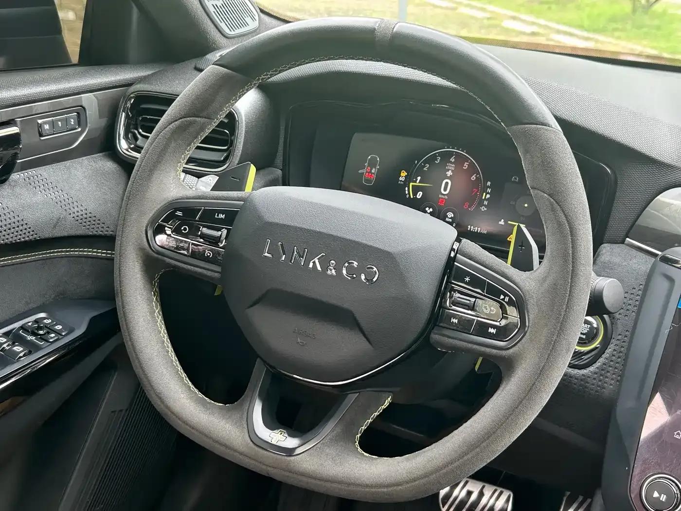 Lynk & Co 03 2022 03+ 2.0TD Automatic Wind Chaser Edition — миниатюра 26