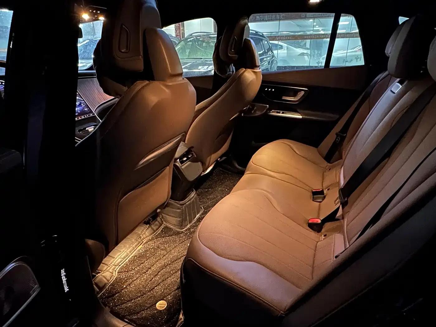 Mercedes-Benz EQE SUV 2024 500 4MATIC Luxury Edition — миниатюра 4