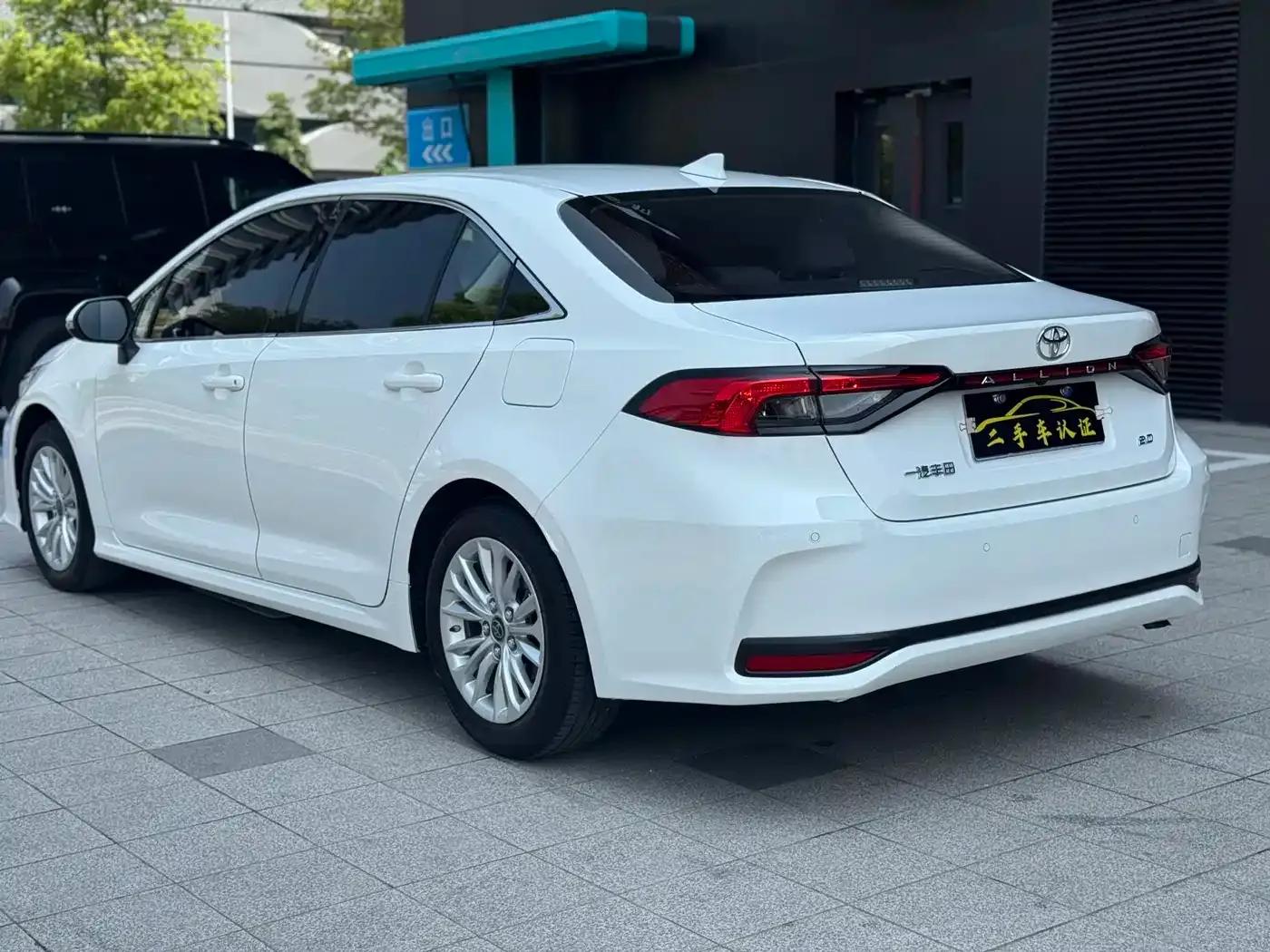 2023 Avalon 2.0L Elite Edition — миниатюра 18