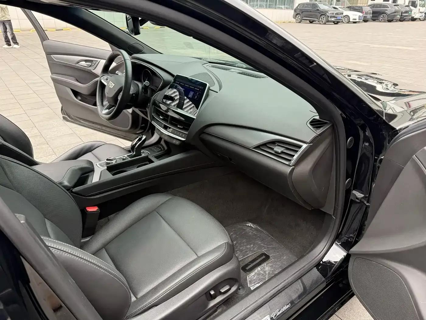 2022 Cadillac CT5 28T Luxury — миниатюра 4