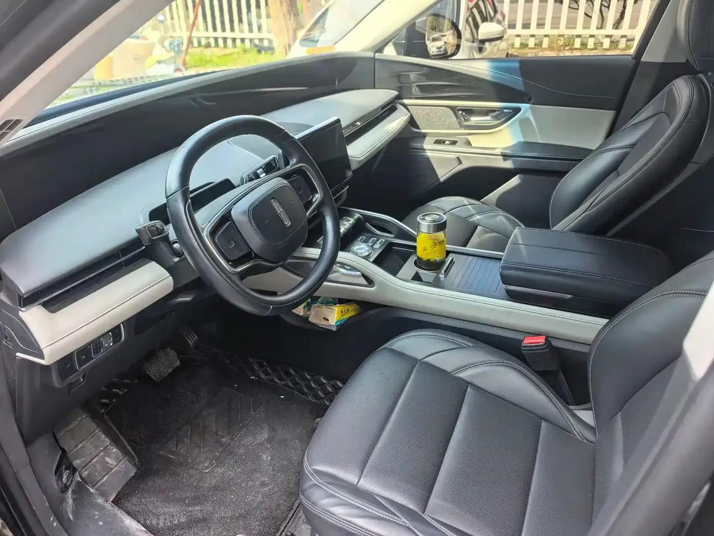 Navigator 2023 2.0T AWD Premium Edition — миниатюра 2