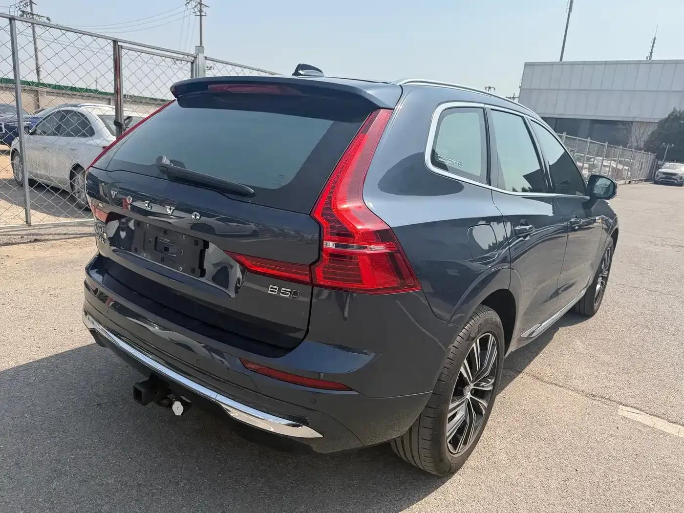2022 Volvo XC60 B5 AWD Inscription Sport Edition — миниатюра 3