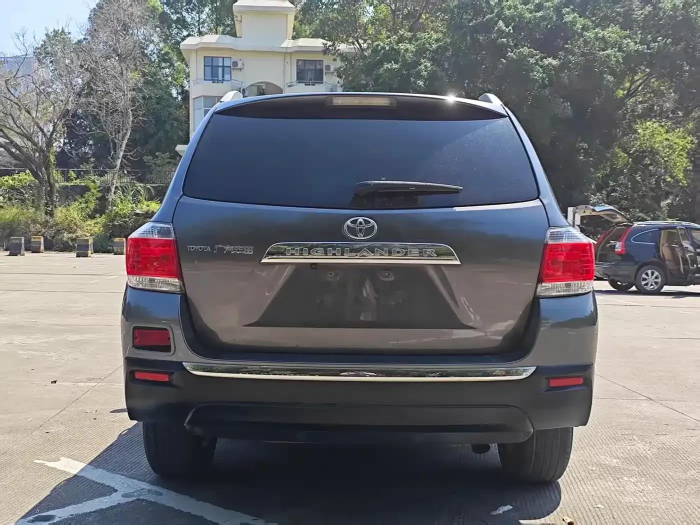 2012 Highlander 2.7L 2WD 7-seater Elite Edition — миниатюра 11