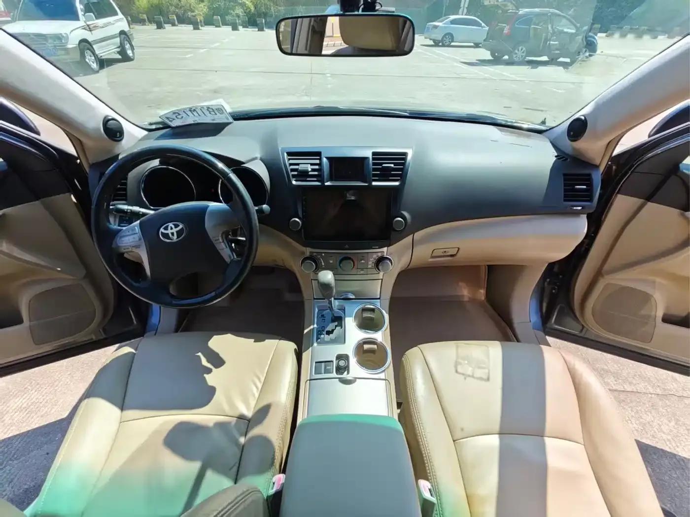 2012 Highlander 2.7L 2WD 7-seater Elite Edition — миниатюра 6