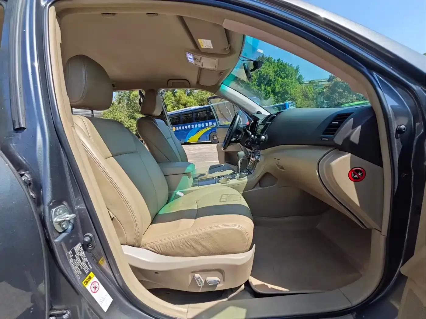 2012 Highlander 2.7L 2WD 7-seater Elite Edition — миниатюра 8