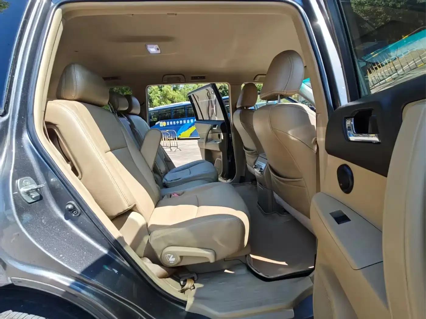 2012 Highlander 2.7L 2WD 7-seater Elite Edition — миниатюра 9