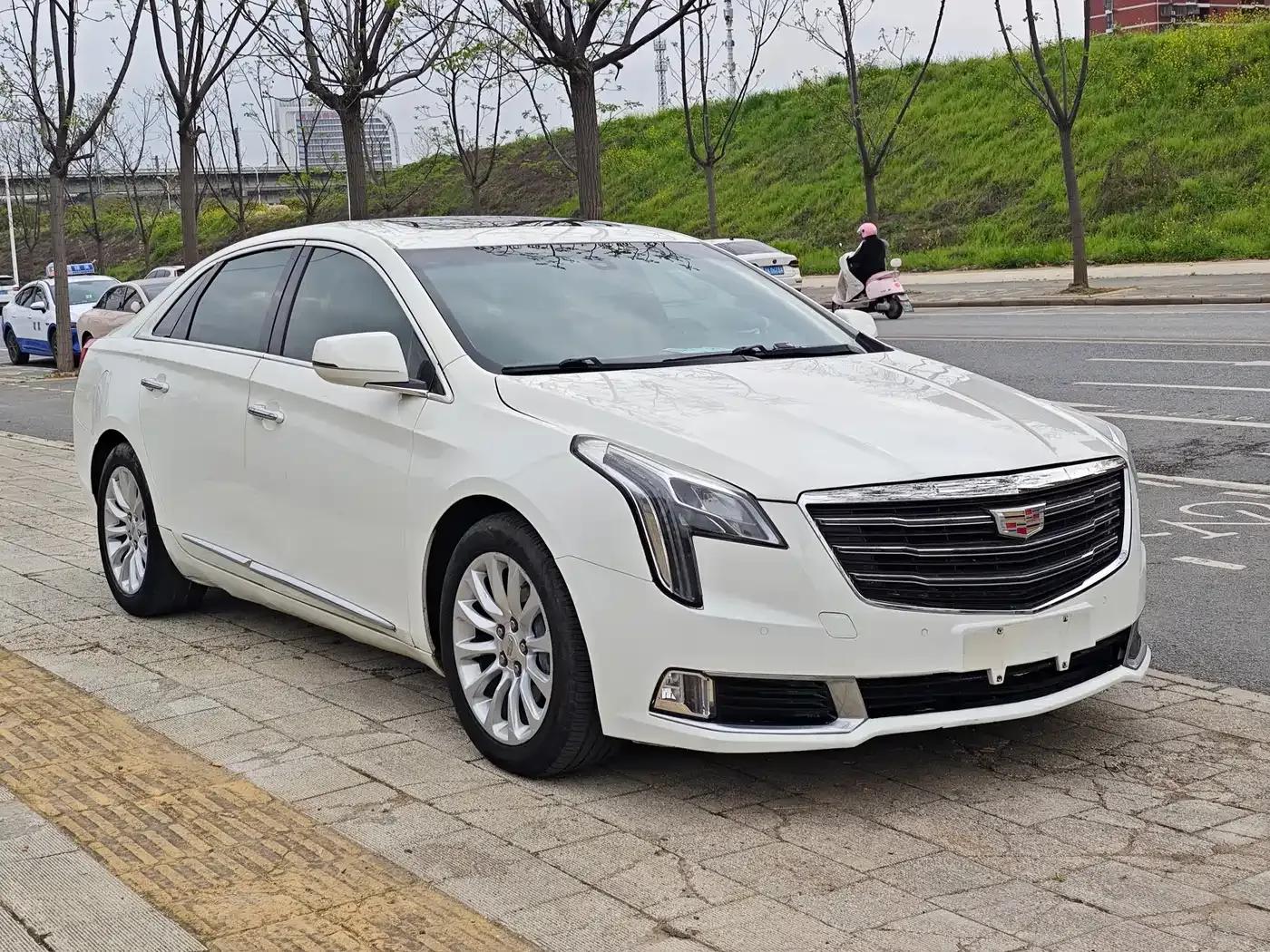 2018 Cadillac XTS 28T Elite — миниатюра 3