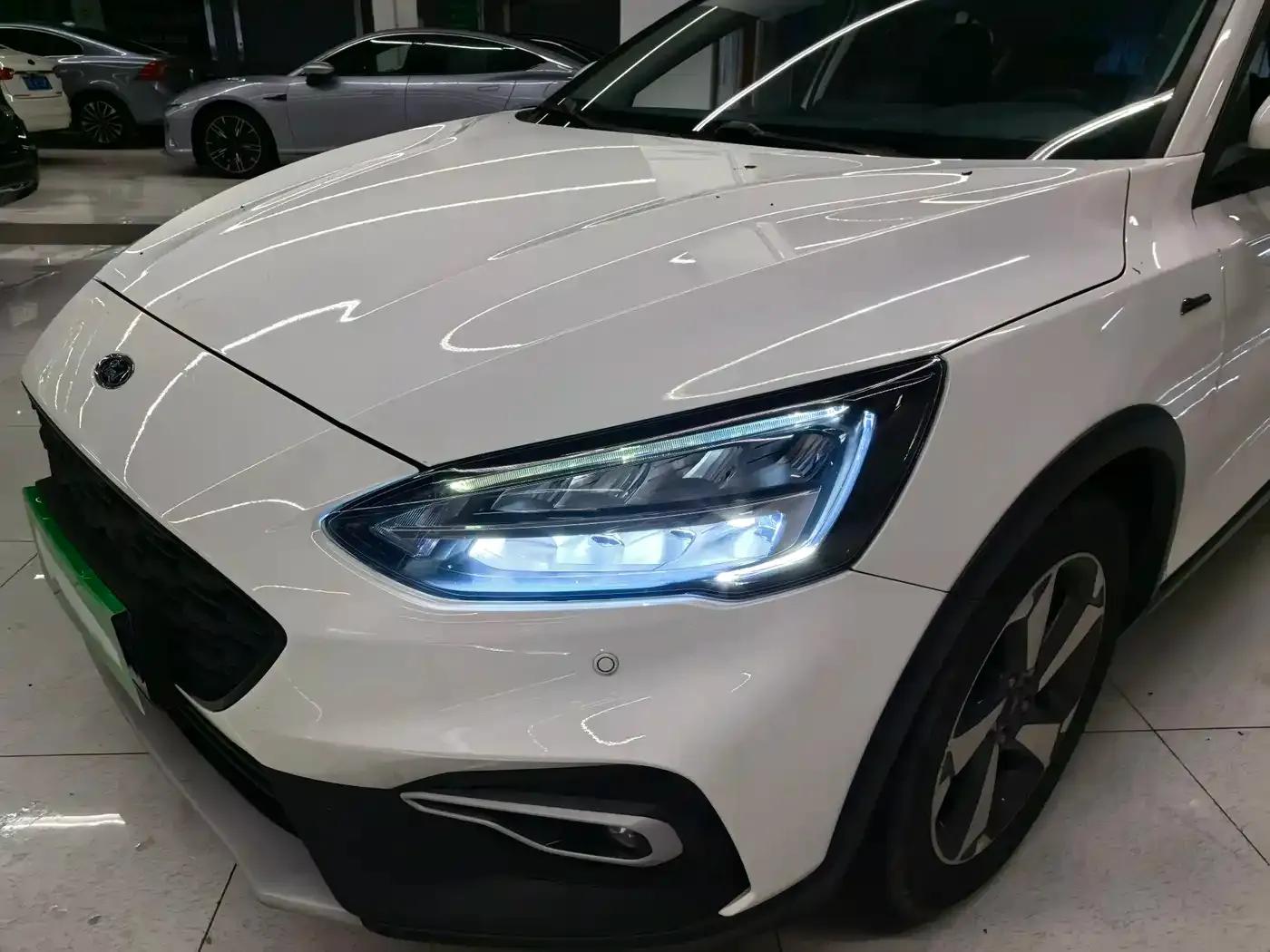 2021 Ford Focus Active EcoBoost 180 Automatic Trend Edition — миниатюра 16
