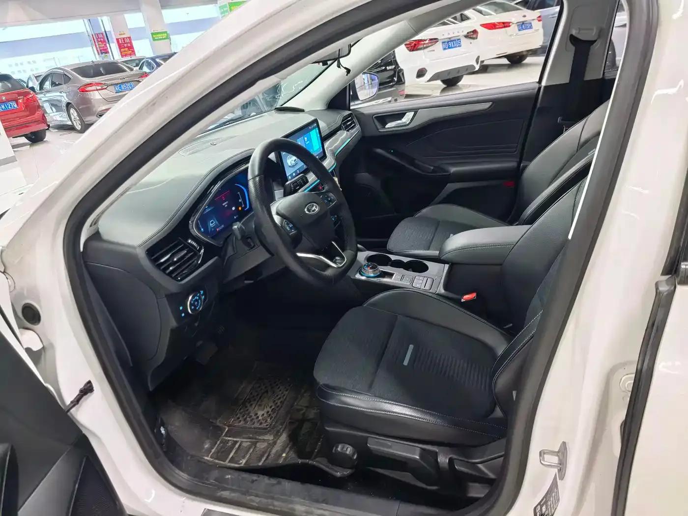2021 Ford Focus Active EcoBoost 180 Automatic Trend Edition — миниатюра 7