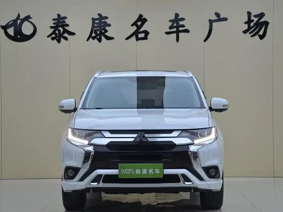 Outlander 2021 2.4L AWD Enjoy Edition 7-seater — миниатюра 2