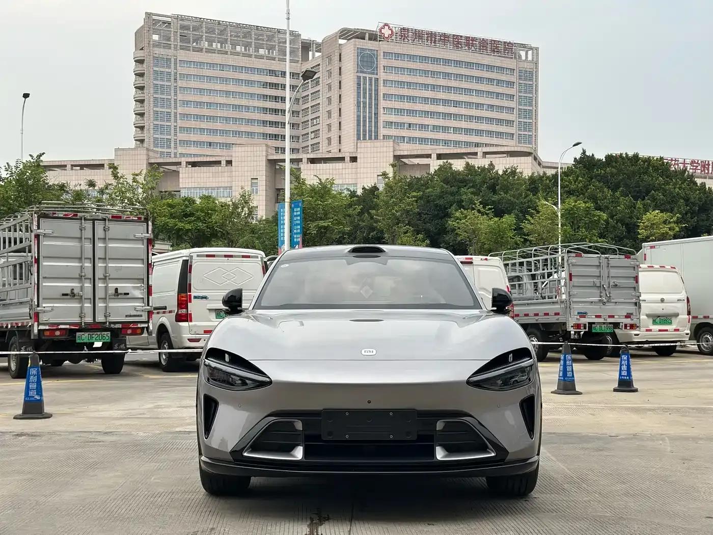 Xiaomi YU7 2025 Ultra-Long Battery Life All-Wheel Drive Pro Edition — миниатюра 2