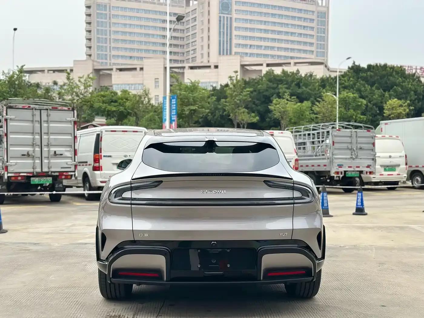 Xiaomi YU7 2025 Ultra-Long Battery Life All-Wheel Drive Pro Edition — миниатюра 5