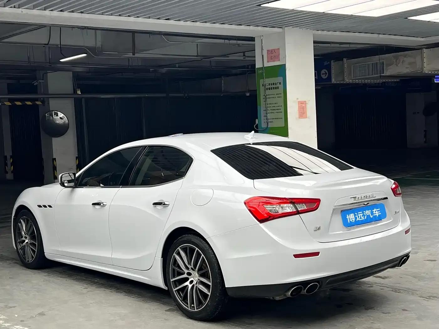 2014 Ghibli 3.0T Standard Edition — миниатюра 4
