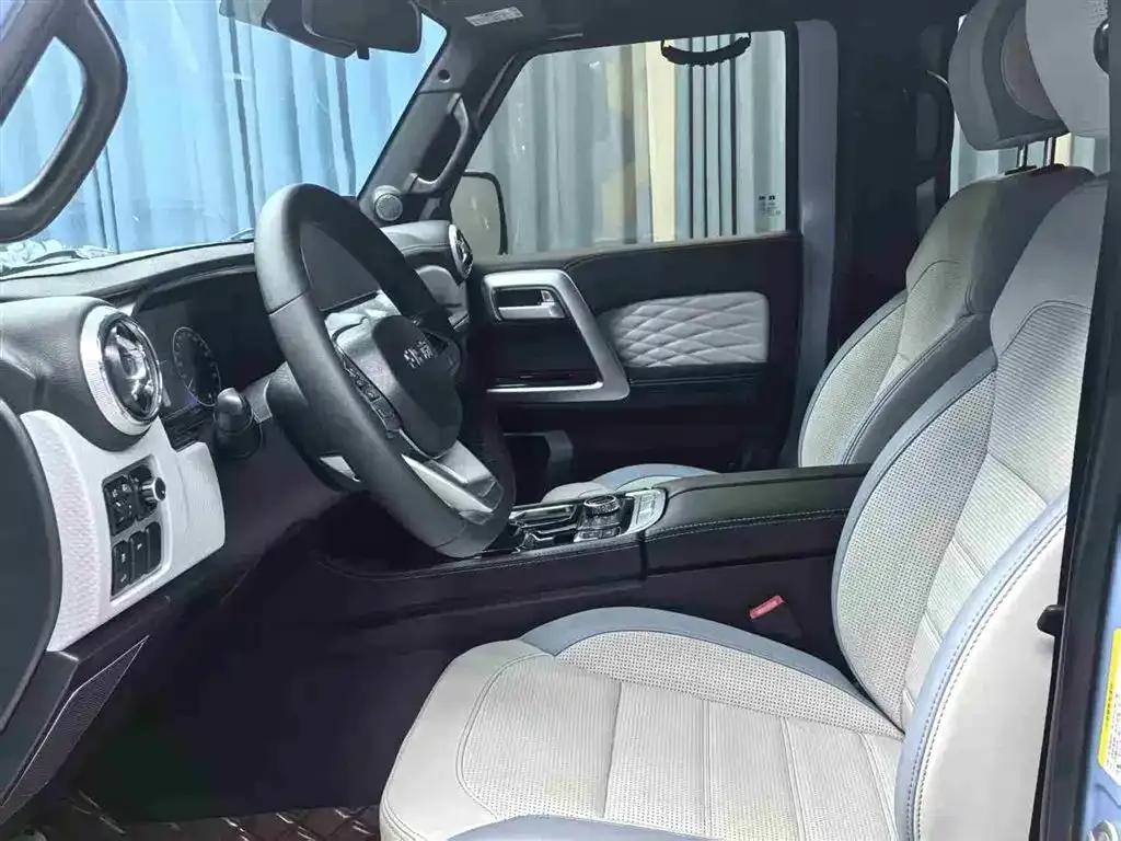 Beijing BJ40 2023 2.0D Automatic 4WD Blade Hero Edition (Hero Model) — миниатюра 4