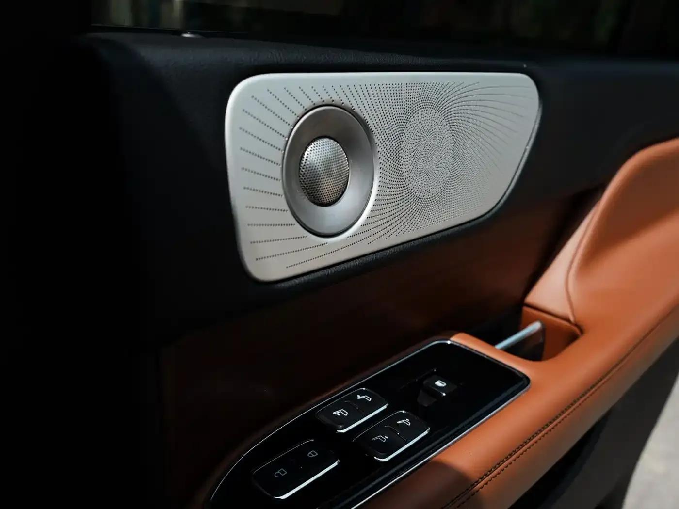 Navigator 2019 3.5T Premium Edition (China VI Emission Standard) — миниатюра 11