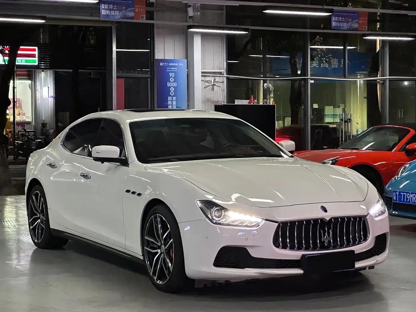 2014 Ghibli 3.0T Standard Edition — миниатюра 3