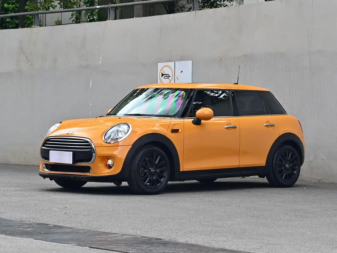 2016 MINI 1.2T ONE Avant-garde 5-Door Edition — миниатюра 1