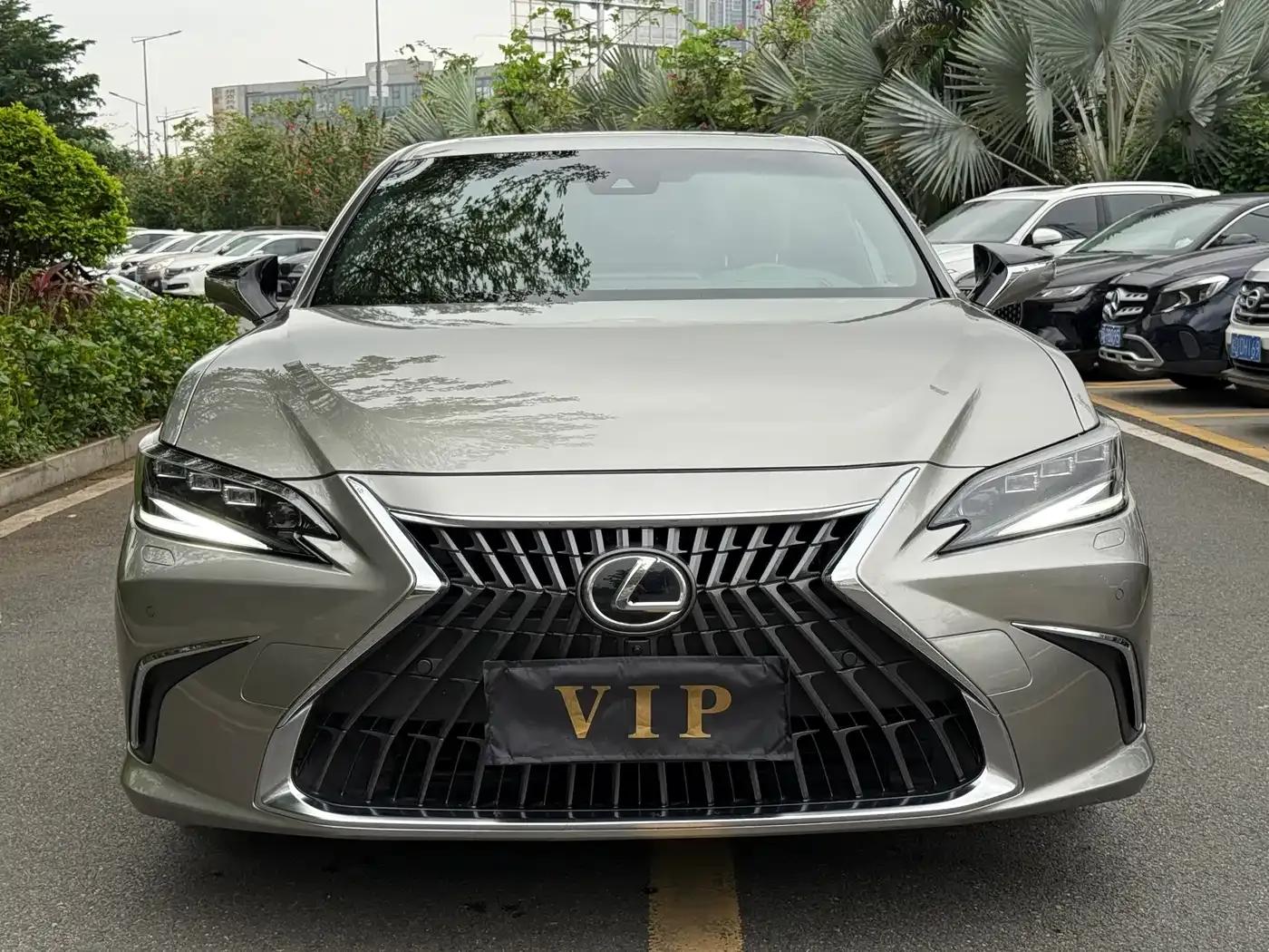 Lexus ES 2022 300h Executive Edition — миниатюра 2