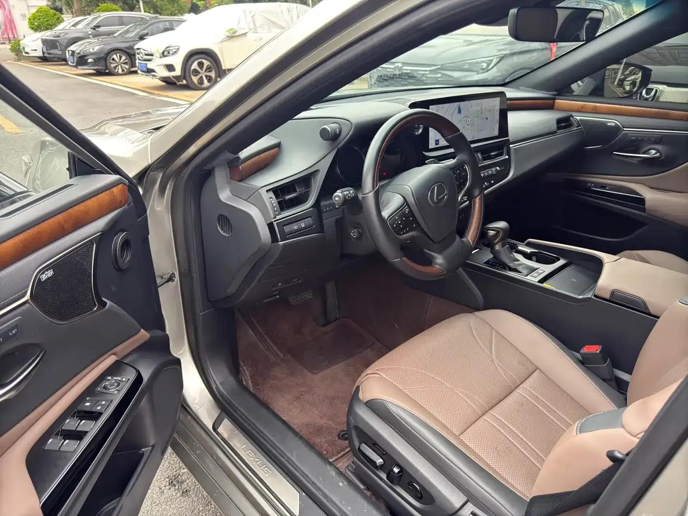 Lexus ES 2022 300h Executive Edition — миниатюра 5