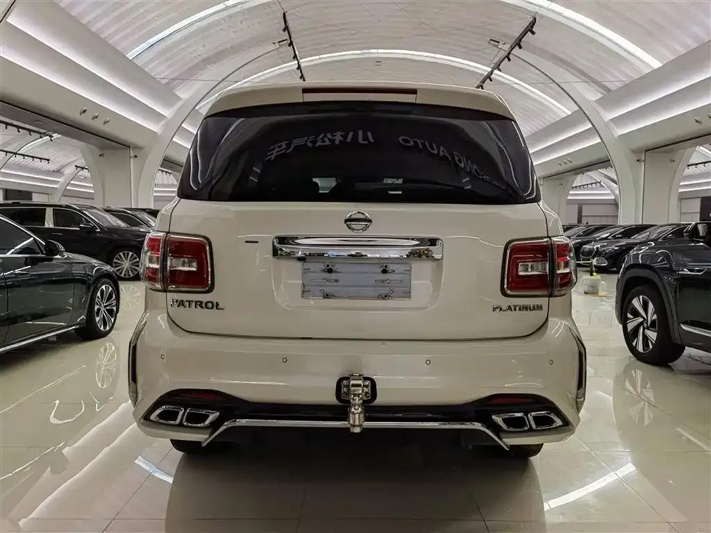Nissan Patrol 2018 4.0L Platinum Edition — миниатюра 3