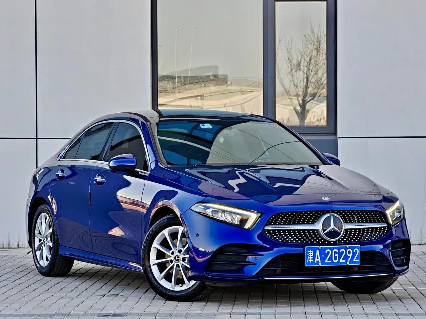 Mercedes-Benz A-Class 2020 A 200 L Sport Sedan — миниатюра 3