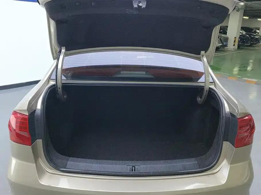 2018 Volkswagen Bora 1.5L Automatic Fashion Edition — миниатюра 4
