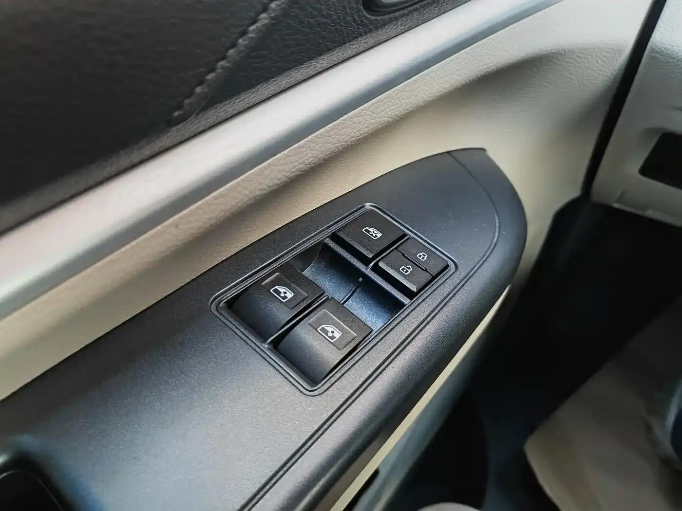 Lingzhi 2020 M5L 1.6L Practical Edition — миниатюра 12