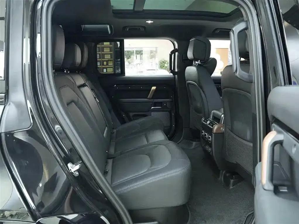 2024 Land Rover Defender 110 3.0T P400 X-DYNAMIC HSE — миниатюра 13