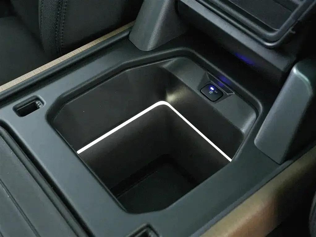 2024 Land Rover Defender 110 3.0T P400 X-DYNAMIC HSE — миниатюра 18