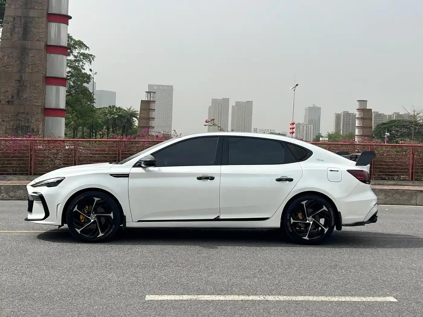 MG6 2021 Pro 1.5T Automatic Trophy Luxury Edition — миниатюра 12