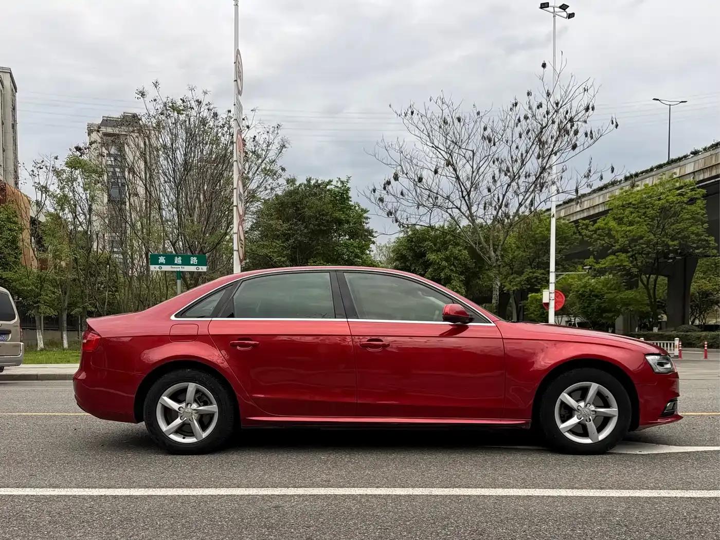 Audi A4L 2013 35 TFSI Automatic Comfort — миниатюра 7
